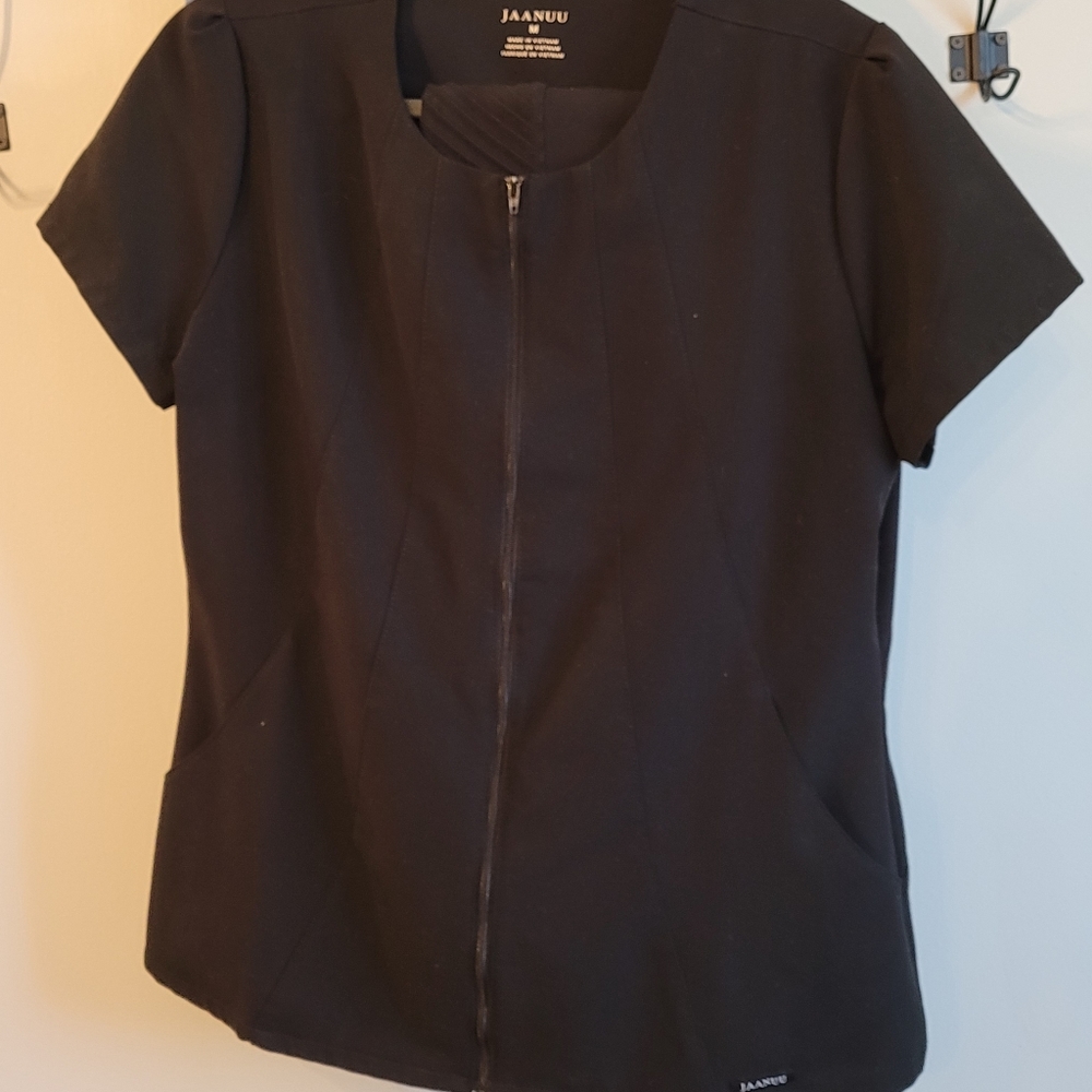 Jaanuu scrub set